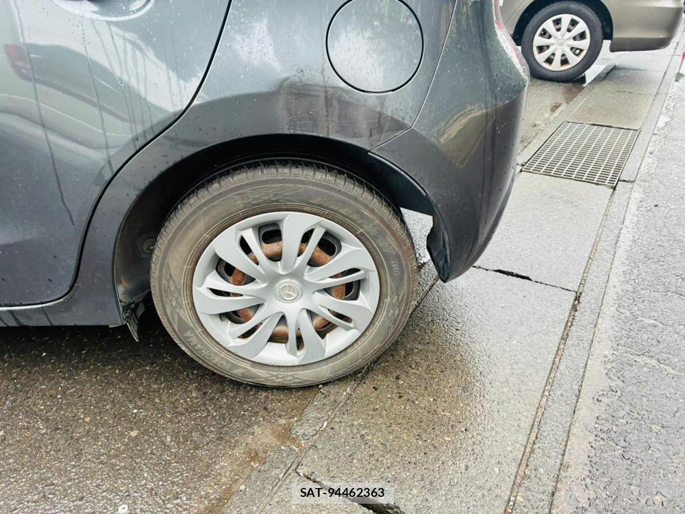 Mazda DEMIO 2015-07 8549324-25