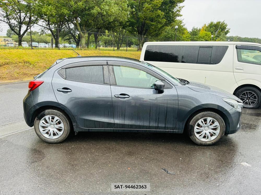 Mazda DEMIO 2015-07 8549324-5