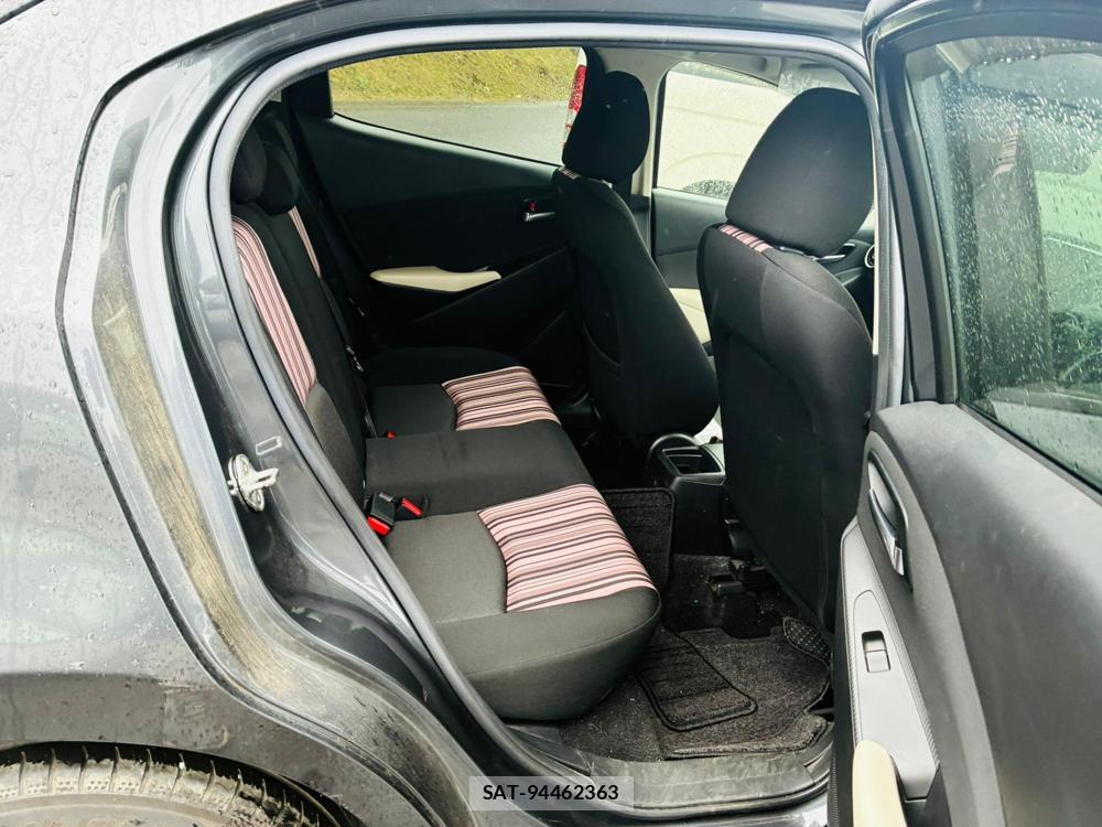 Mazda DEMIO 2015-07 8549324-8