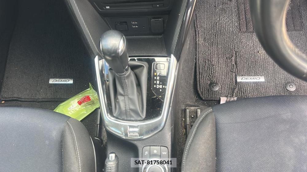 Mazda DEMIO 2014-10 8523200-19