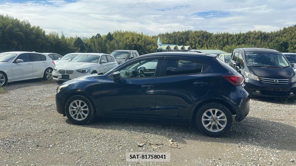 Mazda DEMIO 2014-10 8523200-1