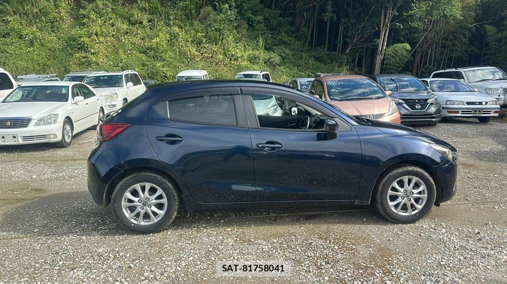 Mazda DEMIO 2014-10 8523200-5