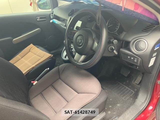 Mazda DEMIO 2011-12 8658802-12