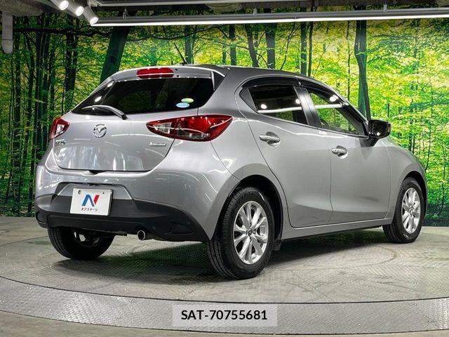 Mazda DEMIO 2015-09 8658791-16