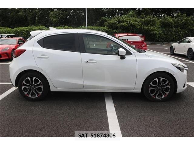 Mazda DEMIO 2014-11 8666069-9