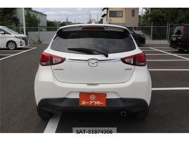 Mazda DEMIO 2014-11 8666069-11