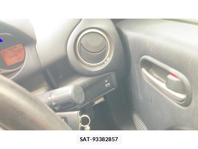 Mazda DEMIO 2013-06 8658801-6