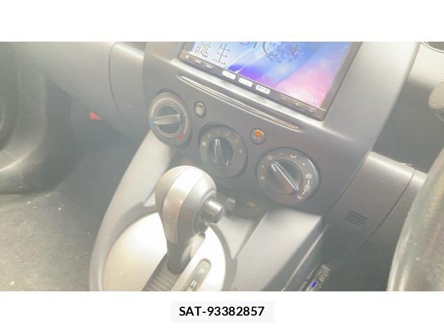 Mazda DEMIO 2013-06 8658801-8
