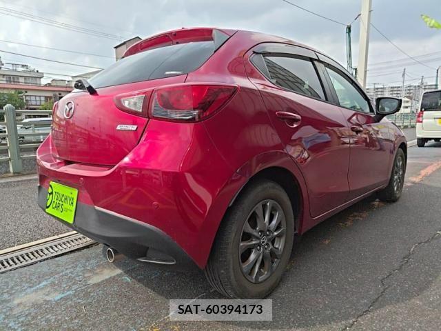 Mazda DEMIO 2019-07 8658789-1