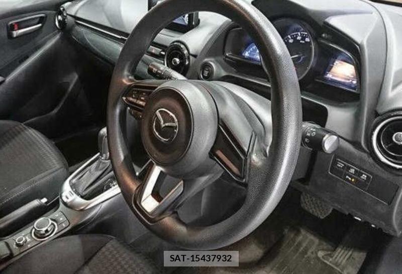 Mazda DEMIO 2019-07 8654118-4