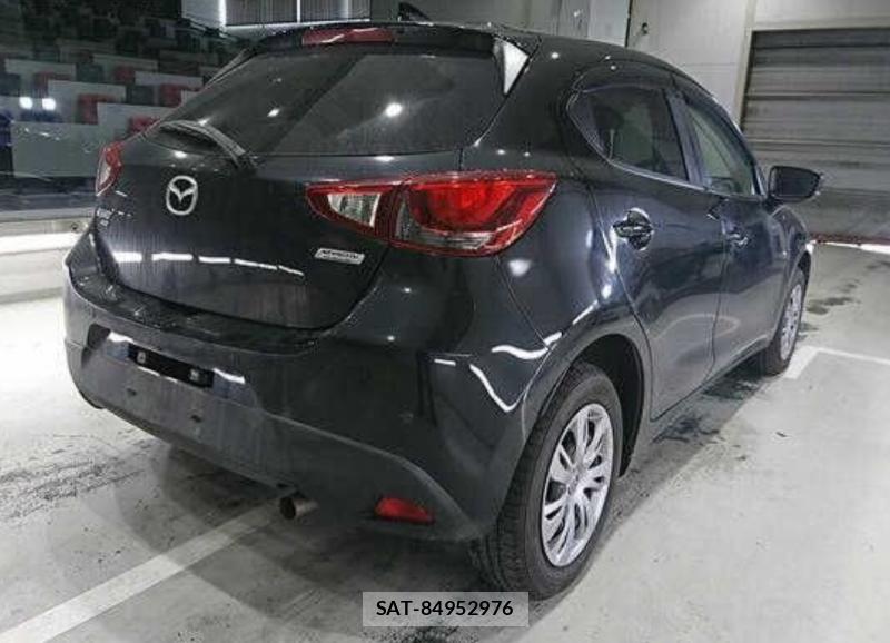 Mazda DEMIO 2019-07 8654117-1