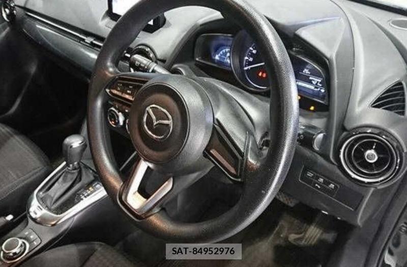 Mazda DEMIO 2019-07 8654117-4