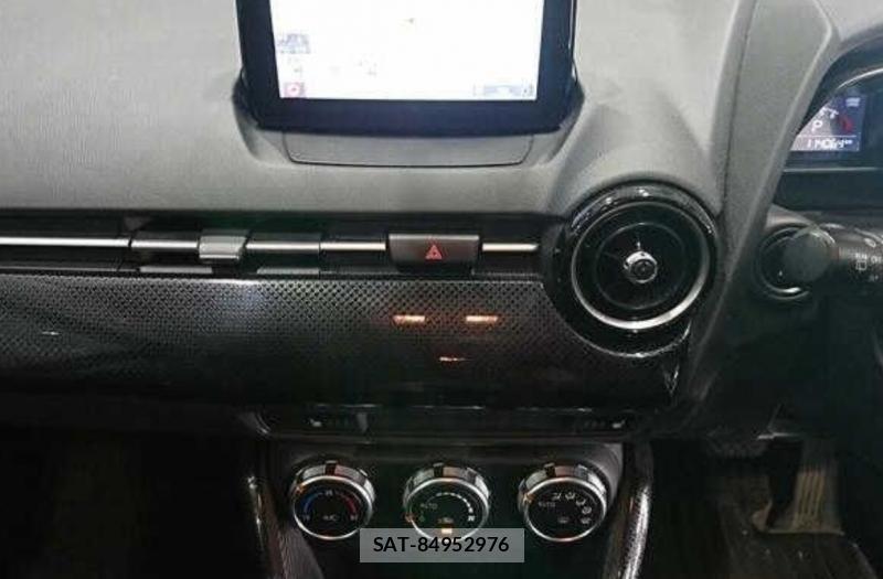 Mazda DEMIO 2019-07 8654117-6