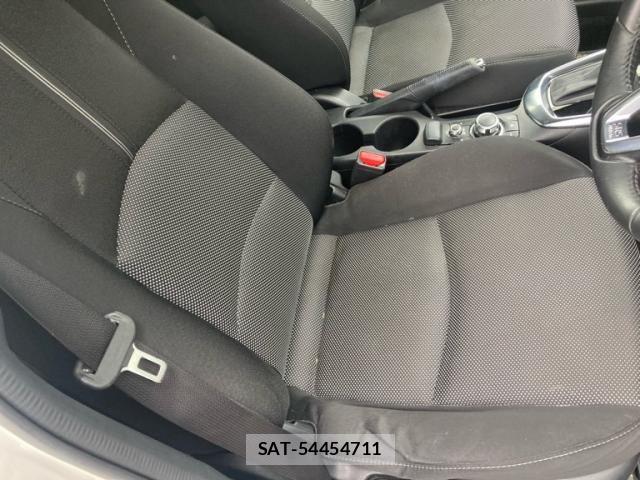 Mazda DEMIO 2018-03 8741769-9