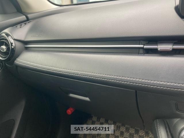 Mazda DEMIO 2018-03 8741769-27