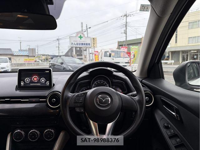 Mazda DEMIO 2015-11 8741768-12