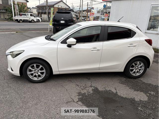 Mazda DEMIO 2015-11 8741768-2