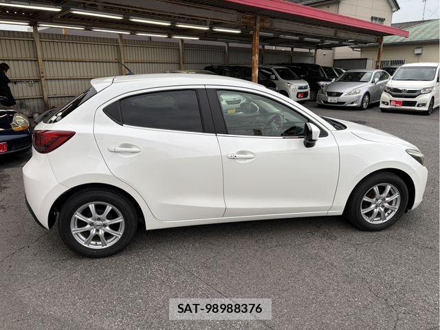Mazda DEMIO 2015-11 8741768-6