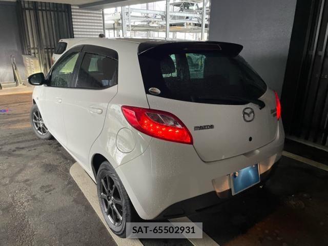 Mazda DEMIO 2013-10 8741770-2