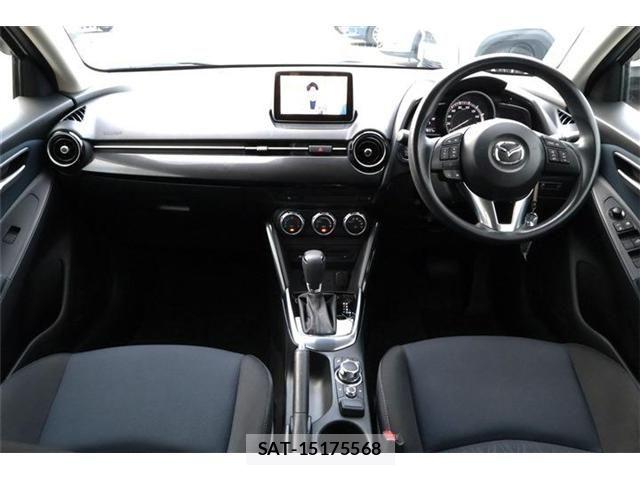 Mazda DEMIO 2016-08 8741762-1