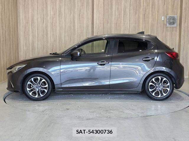 Mazda DEMIO 2017-05 8741763-21