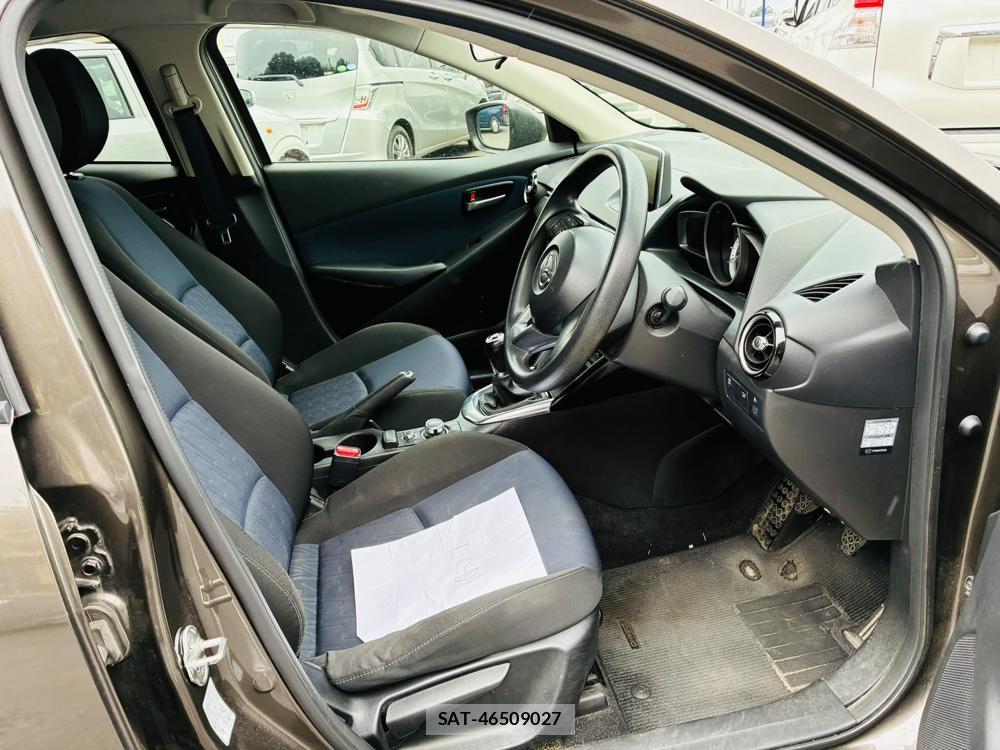 Mazda DEMIO 2016-07 8523199-11