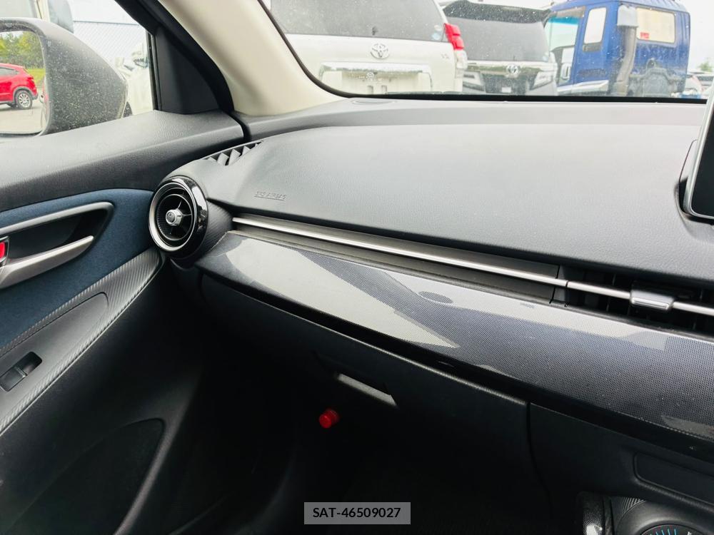 Mazda DEMIO 2016-07 8523199-18