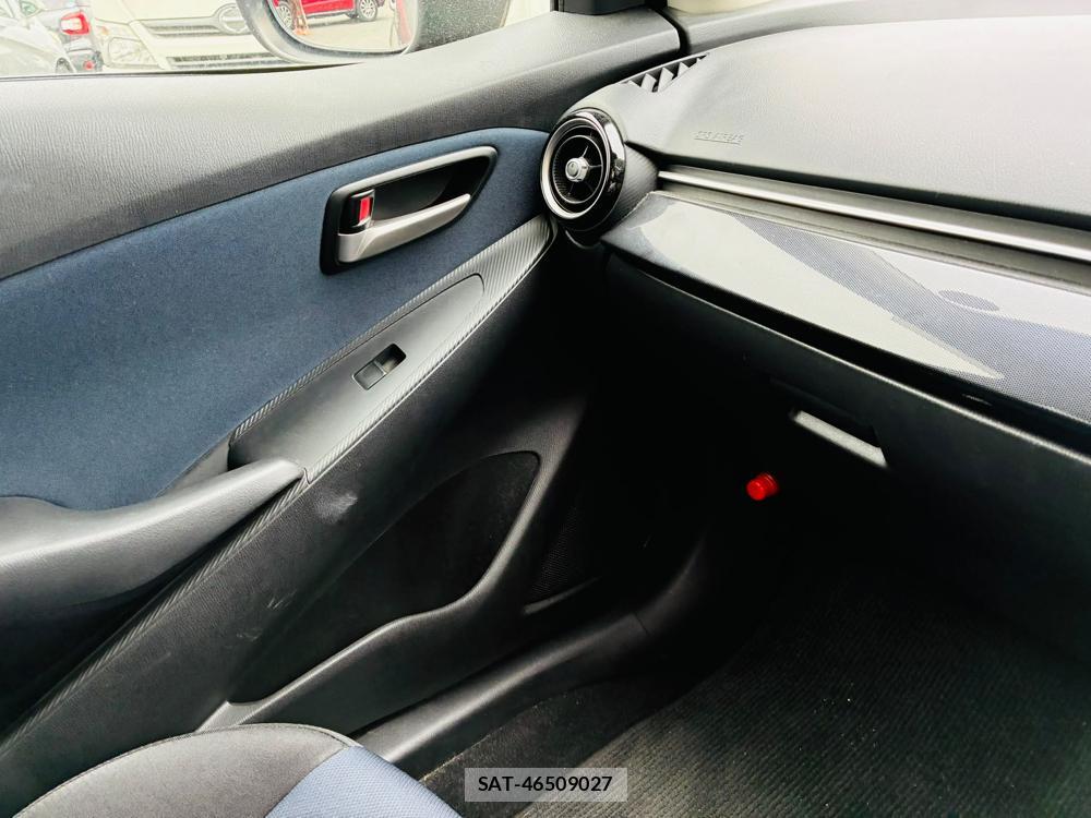 Mazda DEMIO 2016-07 8523199-23