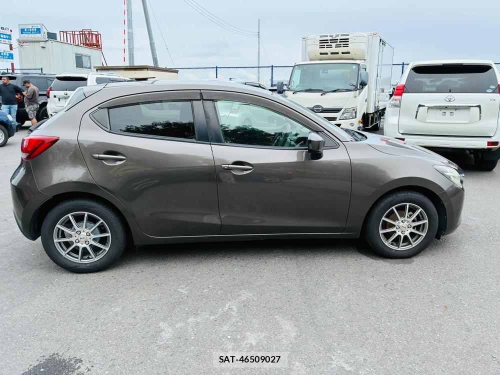 Mazda DEMIO 2016-07 8523199-5