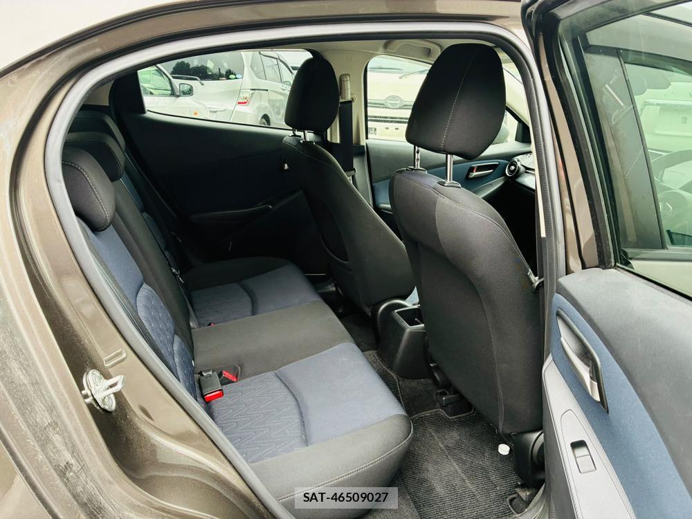 Mazda DEMIO 2016-07 8523199-8