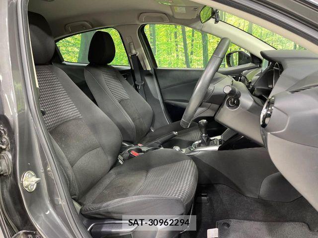 Mazda DEMIO 2017-06 8795820-8
