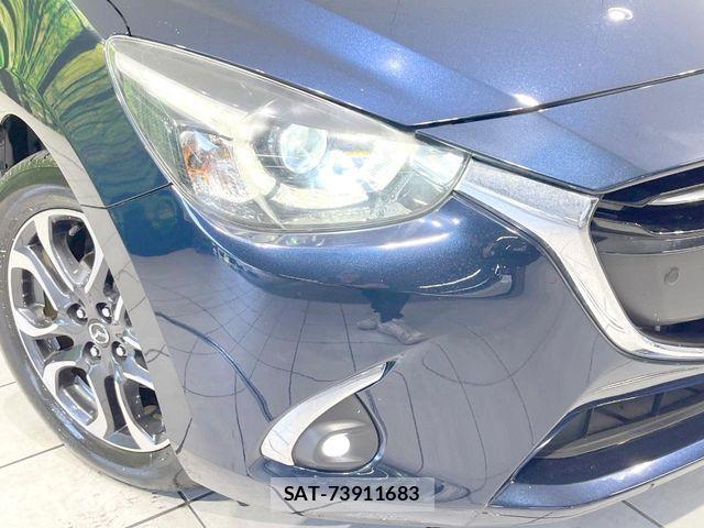 Mazda DEMIO 2018-01 8795821-11