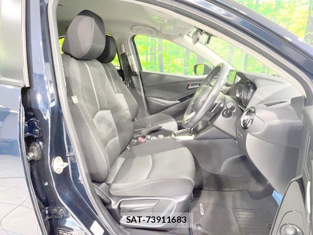 Mazda DEMIO 2018-01 8795821-7