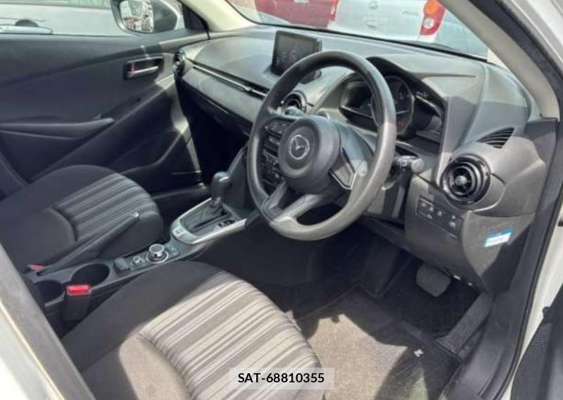 Mazda DEMIO 2019-08 8811739-4