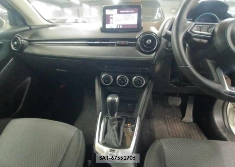 Mazda DEMIO 2019-06 8811799-10
