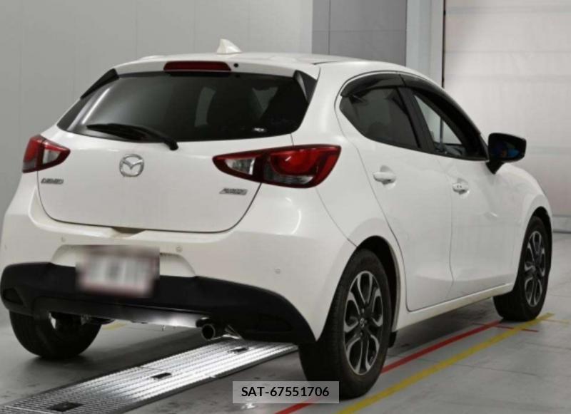Mazda DEMIO 2019-06 8811799-2