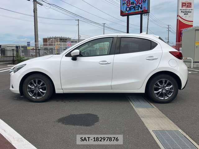 Mazda DEMIO 2018-10 8828780-15