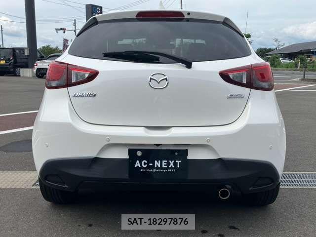 Mazda DEMIO 2018-10 8828780-16