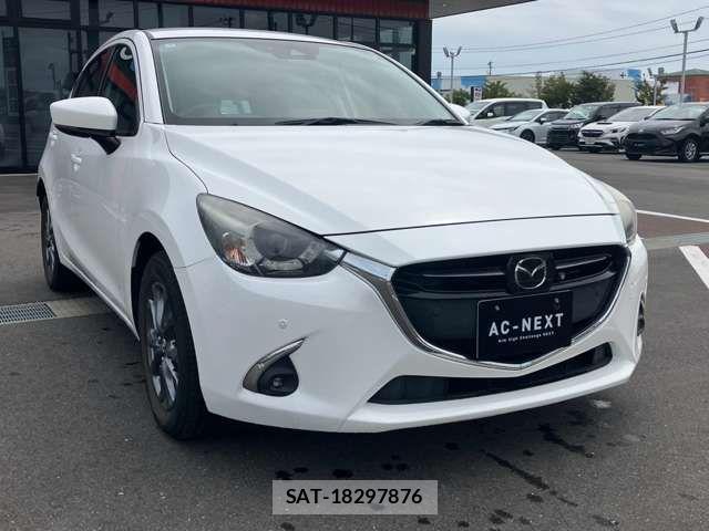Mazda DEMIO 2018-10 8828780-17