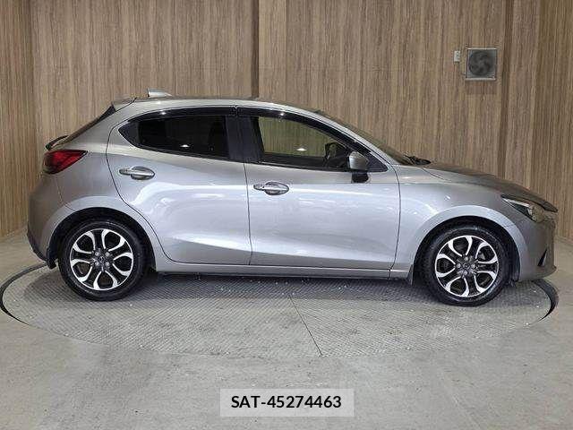 Mazda DEMIO 2015-04 8828787-18
