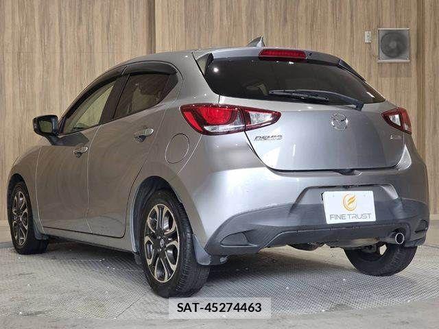 Mazda DEMIO 2015-04 8828787-21