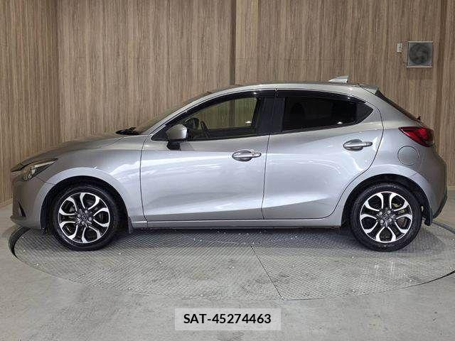 Mazda DEMIO 2015-04 8828787-22