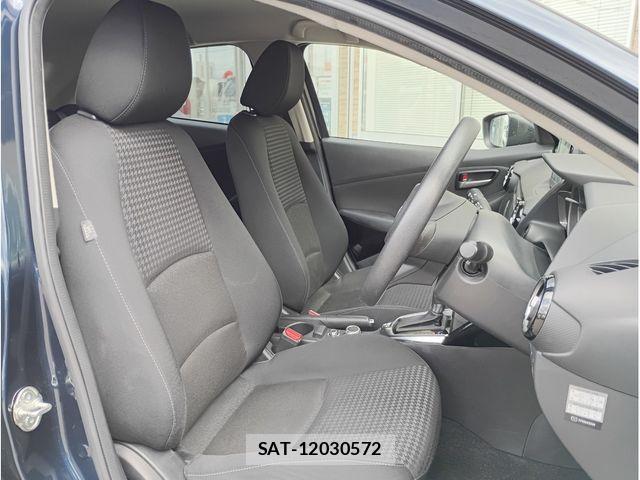 Mazda DEMIO 2017-09 8828784-1