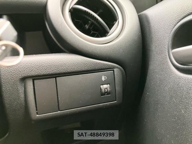 Mazda DEMIO 2012-06 8828806-13