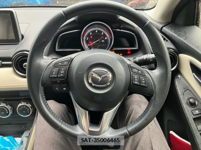 Mazda DEMIO 2014-12 8828790-16