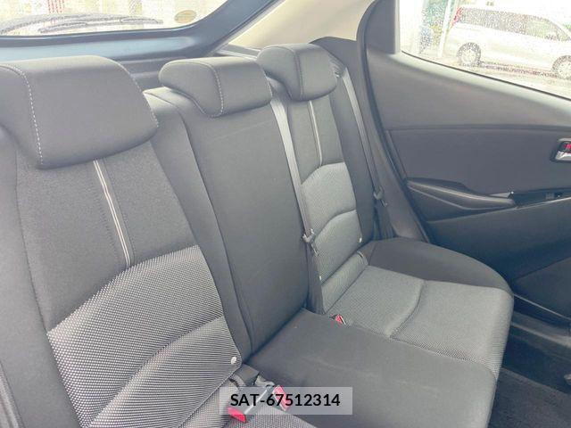Mazda DEMIO 2018-03 8828782-8