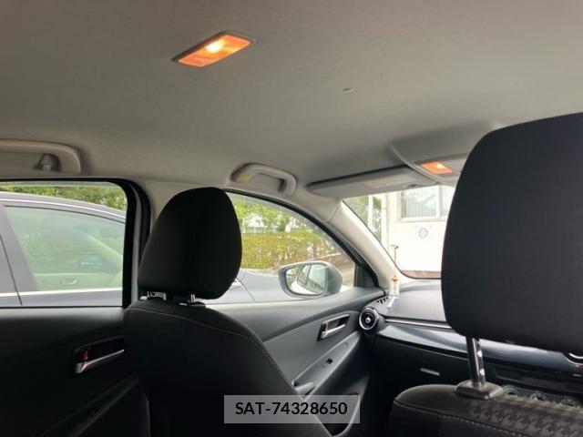 Mazda DEMIO 2017-03 8828789-14