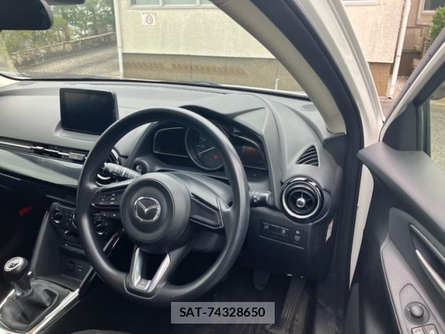 Mazda DEMIO 2017-03 8828789-15