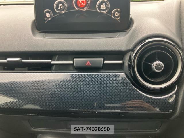 Mazda DEMIO 2017-03 8828789-22