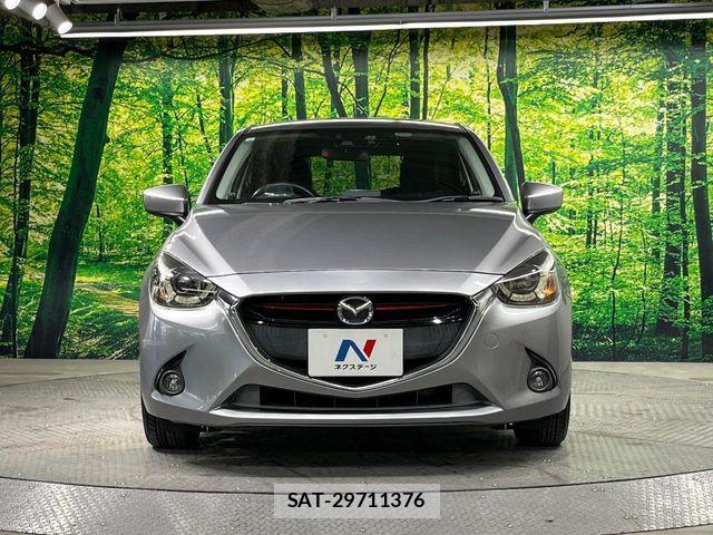 Mazda DEMIO 2014-10 8848766-13